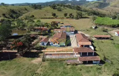 Excelente fazenda de 134 alqueires em caçapava- sp com riqueza de água  fa00269