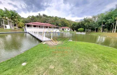Deslumbrante propriedade de 38.000 m² possuindo lago com ilha em sjcampos! podendo gerar renda! ch00210