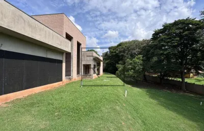 Casa térrea a venda com 4 suítes no bairro gramado em construção