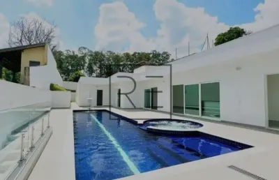 Casa a venda com 4 suítes no condominio marambaia em vinhedo