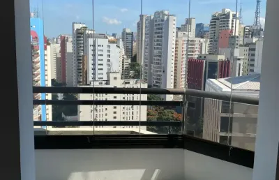 Cobertura cinematografica com jacuzzi, saunas e piscina no coração do paraiso com sao paulo à seus pés