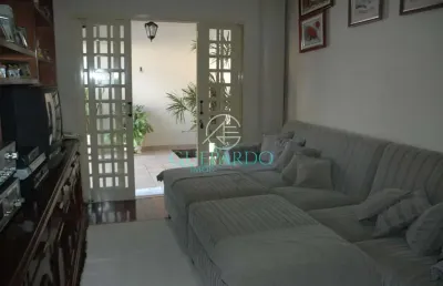 Casa térrea  à venda com 4 suites, ambientes com  armarios planejados, zoneamento zr2, na avenida v