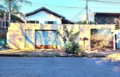 Casa a venda próxima ao lago igapó - zoneamento zr2 com 2 dormitórios, sala, cozinha, 1 banheiro so
