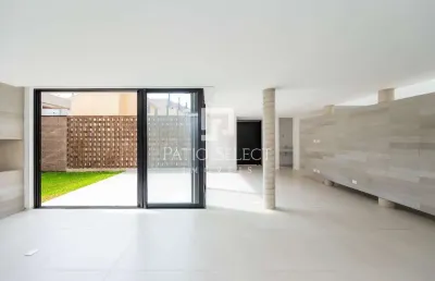 Casa de condomínio com 185 m², 3 quartos sendo 3 suítes à venda no bairro campo comprido.