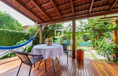Casa com 5 quartos à venda no Jardim Amélia, Pinhais 