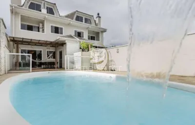 Casa com 213 m², 03 quartos sendo 1 suíte à venda no bairro mossunguê.