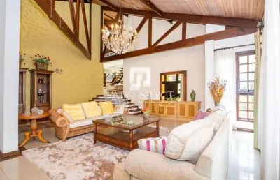 Casa com 2200 m², 5 quartos sendo 4 suítes para alugar no bairro campo comprido.