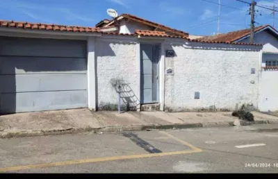 Casa à venda em jaguariúna, centro, com 2 quartos, com 82 m²
