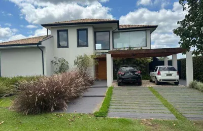 Casa à venda em jaguariúna, residencial bosque camanducaia, com 4 suítes, com 400 m²