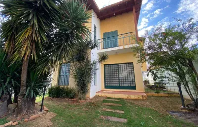 Casa à venda e para alugar em jaguariúna, centro, com 3 quartos, com 261.07 m²