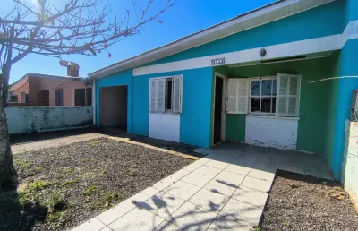 Casa 2 dormitórios em capão novo, aceita carro e caminhão pequeno no negocio
