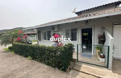 Casa 2 dormitórios mobiliada com 1 vaga em forquilhas