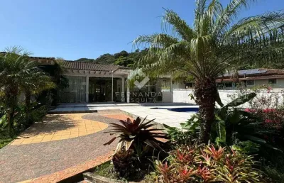 Casa mobiliada para locação no condomínio comary, teresópolis