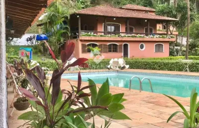 Casa à venda em teresópolis, colônia alpina, com 5 quartos, 600,00m²