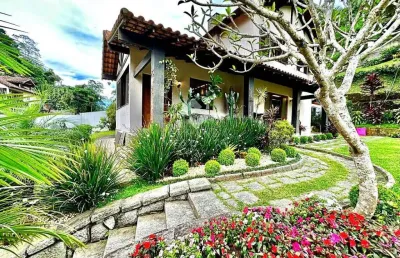 Casa de luxo com 4 quartos e lazer completo no jardim europa, teresópolis - rj