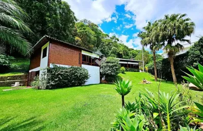 Casa de alto padrão com 5 suítes em condomínio fechado em teresópolis, rj