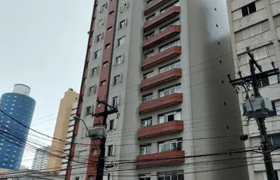 Apartamento com 3 quartos para alugar na Rua Buenos Aires, 611, Água Verde, Curitiba
