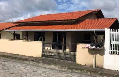 Casa com 3 quartos à venda na Avenida Nereu Ramos, 480, Armação, Penha
