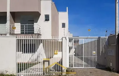 Espaçosa casa em condomínio - 3 quartos, 1 suíte, 3 banheiros e 2 vagas de garagem no campo comprido, curitiba-pr!
