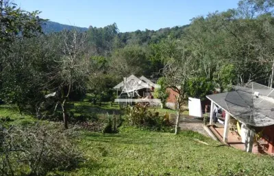 Sítio com 3 casas e açude a venda em picada café na serra gaúcha