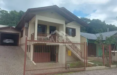 Excelente casa com piscina à venda em picada café na serra gaúcha