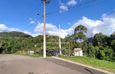 Lindo terreno, com fundos para o rio cadeia, a venda em picada café, na serra gaúcha