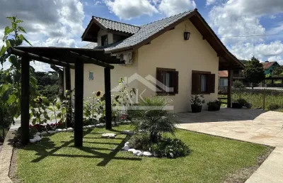 Belíssima casa de dois pavimentos, à venda em nova petrópolis na serra gaúcha