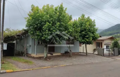 Duas casas edificadas no mesmo terreno, à venda em picada café na serra gaúcha