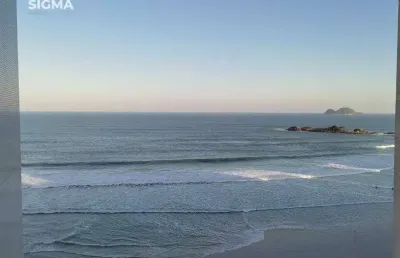 Apartamento localizado na praia das pitangueiras, 3 dormitórios sendo 1 suíte, 130 m² de área útil, frente ao mar.