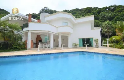 Casa na praia, condomínio fechado, 7 dormitórios, piscina, churrasqueira, costão do pernambuco, guarujá.