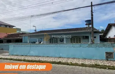 Casa com 4 dormitórios à venda, 156 m² por r$ 650.000 - centro - navegantes/sc