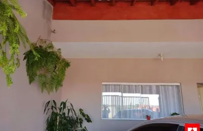 Casa à venda no jardim boer em americana com 3 quartos (1 suíte) e 2 vagas de garagem