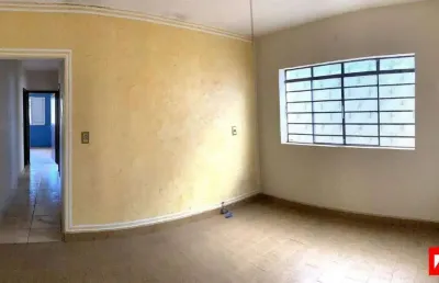 Casa à venda no centro de santa bárbara d'oeste com 3 quartos e garagem.