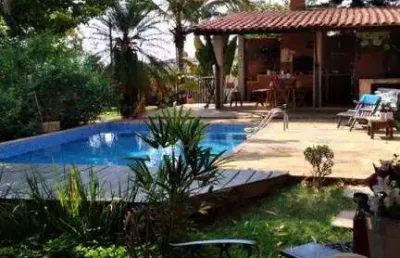 Chácara à venda no riviera em americana com 3 quartos (1 suíte) e piscina.