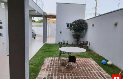 Sobrado amplo à venda no residencial são francisco, em santa bárbara d'oeste