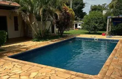 Chácara à venda no condomínio portal dos nobres ii em americana com 3 quartos, (1 suíte) e 4 vagas de garagem