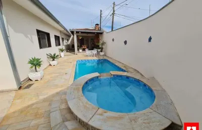 Casa à venda no residencial furlan em santa bárbara d' oeste com 3 quartos (1 suíte) e 3 vagas de garagem