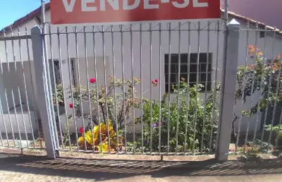 Casa à venda em excelente localização, com frente para a avenida tiradentes e fundo para a rua são josé, em santa bárbara d'oeste