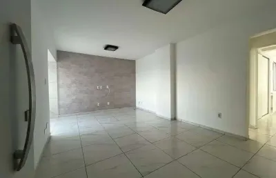 Apartamento para venda tem 105 metros quadrados com 3 quartos