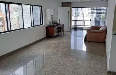 Apartamento para aluguel e venda possui 140 metros quadrados com 4 quartos