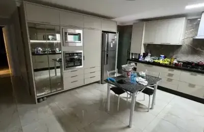 Linda casa em campo grande recife. ampla de 4 quartos