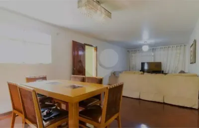 Casa com 3 quartos à venda na Rua João Ferreira de Abreu, Campo Grande, São Paulo