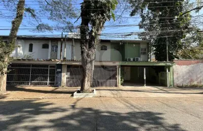 Casa com 3 quartos à venda na Rua São Benedito, Alto da Boa Vista, São Paulo