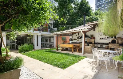 Casa com 5 quartos para locação em cidade monções - sp