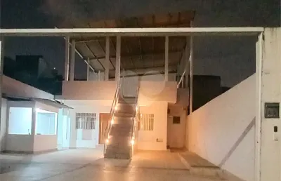 Casa com 3 quartos à venda na Rua Padre José de Anchieta, Alto da Boa Vista, São Paulo