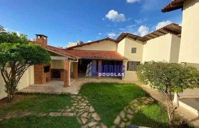 Vende-se linda casa de esquina com sala 3 ambientes, lavabo, 03 suítes, varanda c/ churrasqueira com 312 m² mais quarto r$ 750.000 - jardim shangri-la