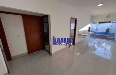 Vende-se casa nova 03 quartos sendo 01 suite, sala de tv, copa, cozinha, wc social, piscina e churrasqueira, casa com área construída de 91,35m2.