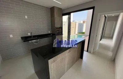 Vende-se linda casa térrea com um projeto arquitetônico inteligente e interativo no condomínio primor das torres, com 03 suítes, piscina com cascata.