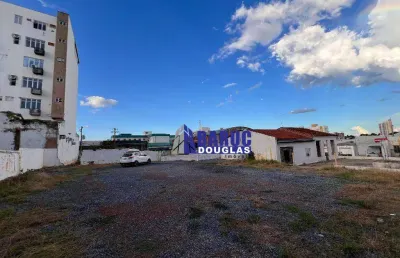 Vende-se ótimo terreno 2.400m2 na rua 13 de junho, com 32 metros de frente para rua 13 de junho e 75 metros de fundos ao lado do hospital hgu.