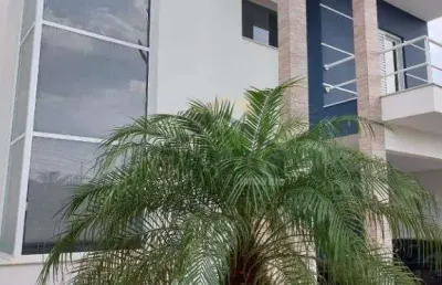 Casa maravilhosa, arquitetura moderna, rica em armarios, totalmente clean, em bolsao de seguranca valinhos/sp.
